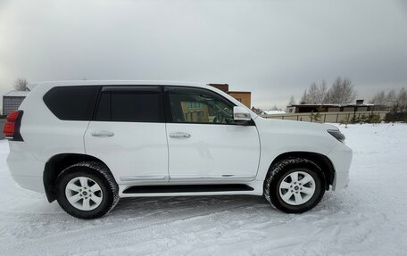 Toyota Land Cruiser Prado 150 рестайлинг 2, 2014 год, 4 500 000 рублей, 5 фотография