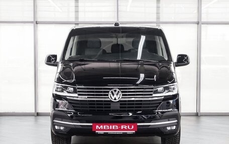 Volkswagen Caravelle T6 рестайлинг, 2021 год, 6 300 000 рублей, 2 фотография