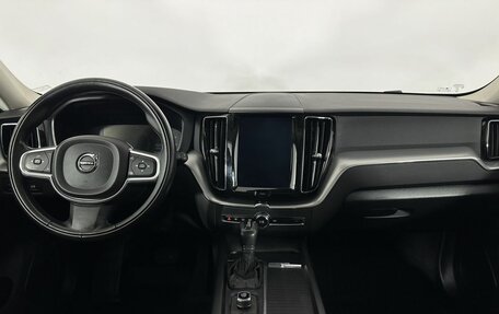 Volvo XC60 II, 2018 год, 4 200 000 рублей, 7 фотография