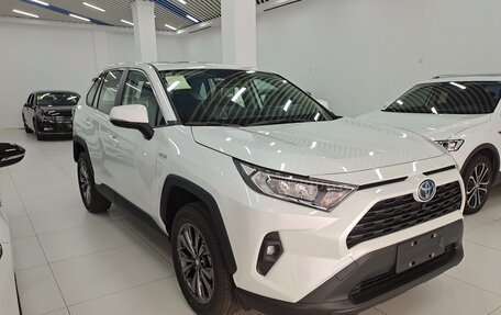 Toyota RAV4, 2023 год, 3 660 922 рублей, 2 фотография