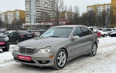 Mercedes-Benz C-Класс, 2005 год, 685 000 рублей, 1 фотография