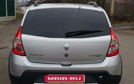 Renault Sandero I, 2013 год, 780 000 рублей, 2 фотография