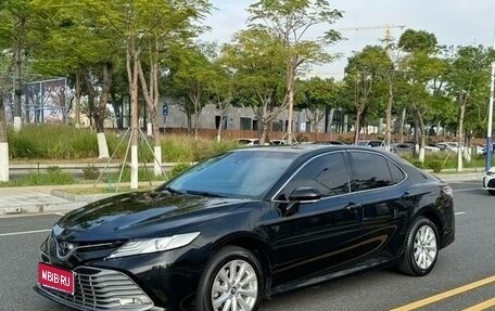 Toyota Camry, 2019 год, 1 800 000 рублей, 1 фотография