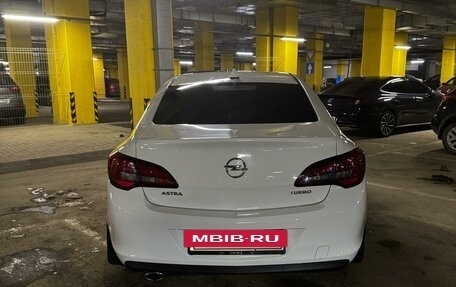 Opel Astra J, 2014 год, 1 070 000 рублей, 4 фотография