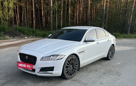 Jaguar XF II, 2016 год, 2 390 000 рублей, 18 фотография