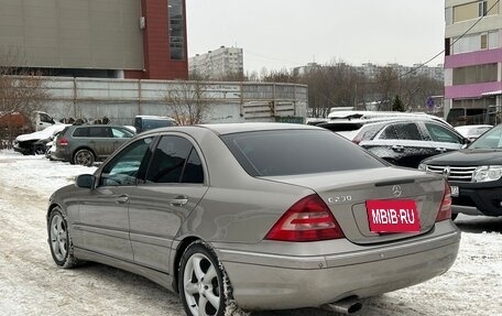 Mercedes-Benz C-Класс, 2005 год, 685 000 рублей, 6 фотография