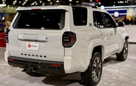 Toyota 4Runner, 2024 год, 10 333 000 рублей, 3 фотография