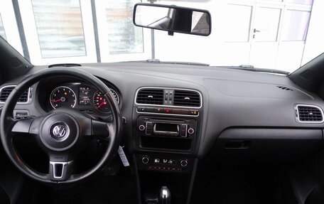 Volkswagen Polo VI (EU Market), 2012 год, 600 000 рублей, 11 фотография