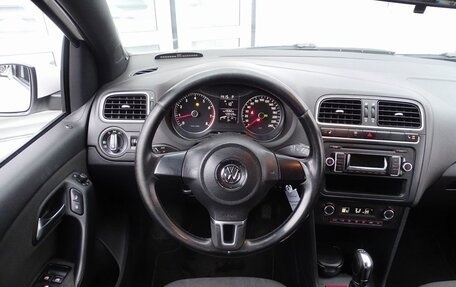 Volkswagen Polo VI (EU Market), 2012 год, 600 000 рублей, 10 фотография