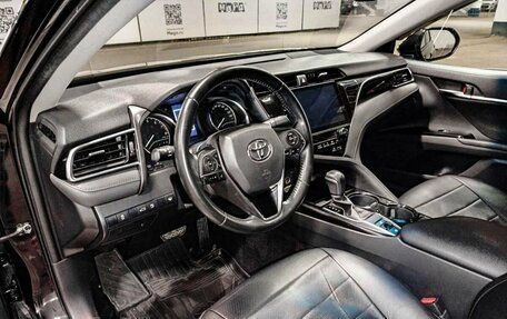 Toyota Camry, 2018 год, 2 680 000 рублей, 20 фотография