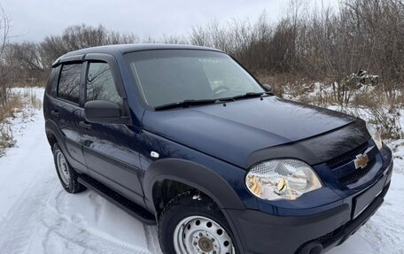 Chevrolet Niva I рестайлинг, 2018 год, 690 000 рублей, 3 фотография