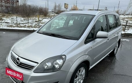 Opel Zafira B, 2012 год, 829 000 рублей, 3 фотография