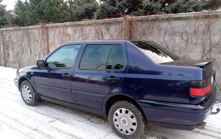 Volkswagen Vento, 1997 год, 183 000 рублей, 1 фотография