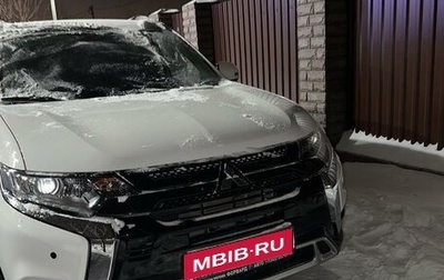 Mitsubishi Outlander III рестайлинг 3, 2022 год, 3 990 000 рублей, 1 фотография