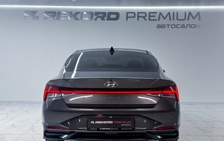 Hyundai Elantra, 2022 год, 2 390 000 рублей, 9 фотография