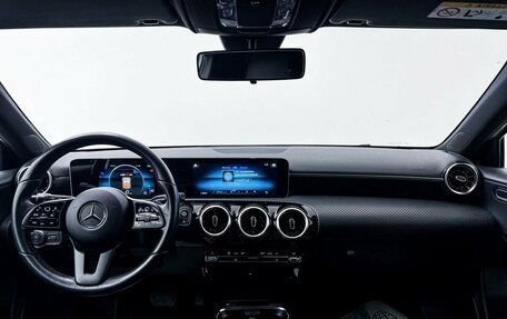 Mercedes-Benz A-Класс, 2018 год, 3 050 000 рублей, 13 фотография