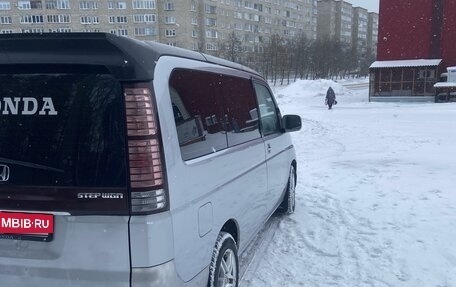 Honda Stepwgn II рестайлинг, 2004 год, 1 150 000 рублей, 3 фотография