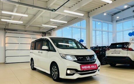 Honda Stepwgn IV, 2016 год, 2 299 999 рублей, 8 фотография