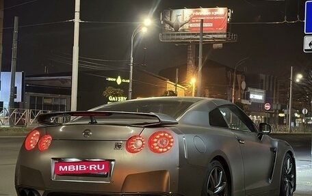 Nissan GT-R, 2010 год, 5 800 000 рублей, 9 фотография