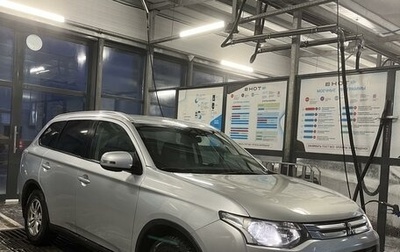 Mitsubishi Outlander III рестайлинг 3, 2014 год, 1 400 000 рублей, 1 фотография