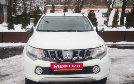 Mitsubishi L200 IV рестайлинг, 2017 год, 2 300 000 рублей, 2 фотография