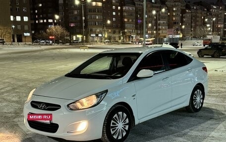 Hyundai Solaris II рестайлинг, 2013 год, 990 000 рублей, 3 фотография