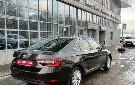 Skoda Superb III рестайлинг, 2018 год, 2 200 000 рублей, 4 фотография