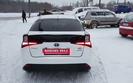 Toyota Prius IV XW50, 2019 год, 2 000 050 рублей, 9 фотография