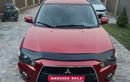 Mitsubishi Outlander III рестайлинг 3, 2011 год, 1 400 000 рублей, 19 фотография