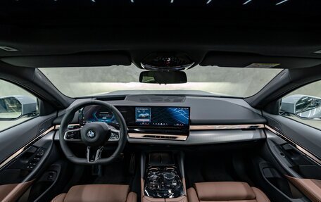 BMW 5 серия, 2024 год, 11 700 000 рублей, 14 фотография