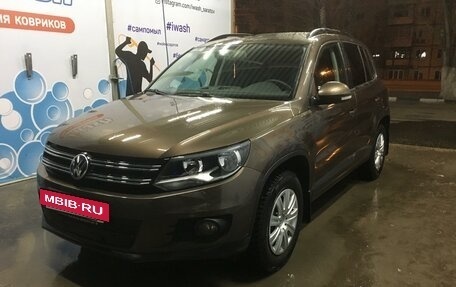 Volkswagen Tiguan I, 2016 год, 1 600 000 рублей, 2 фотография