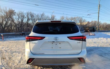 Toyota Highlander, 2024 год, 6 000 000 рублей, 5 фотография