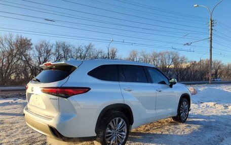 Toyota Highlander, 2024 год, 6 000 000 рублей, 6 фотография