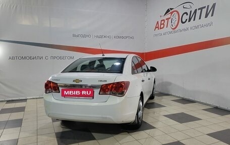 Chevrolet Cruze II, 2010 год, 671 000 рублей, 7 фотография