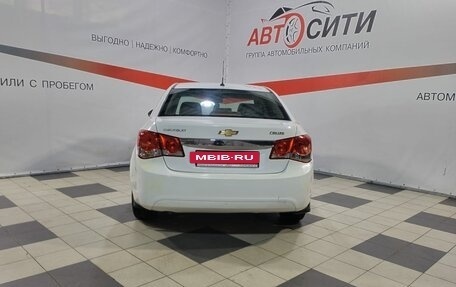 Chevrolet Cruze II, 2010 год, 671 000 рублей, 6 фотография