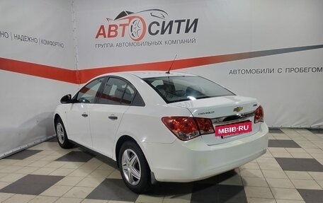 Chevrolet Cruze II, 2010 год, 671 000 рублей, 5 фотография