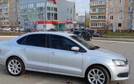 Volkswagen Polo VI (EU Market), 2011 год, 910 000 рублей, 3 фотография