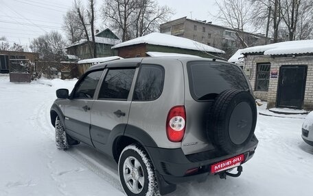 Chevrolet Niva I рестайлинг, 2014 год, 740 000 рублей, 3 фотография