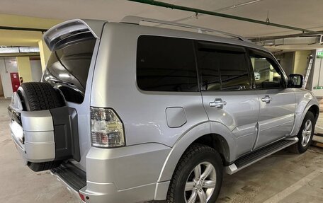 Mitsubishi Pajero IV, 2011 год, 2 350 000 рублей, 3 фотография