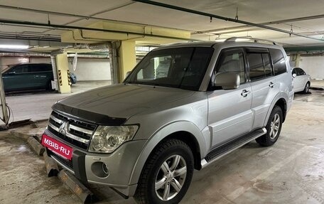 Mitsubishi Pajero IV, 2011 год, 2 350 000 рублей, 2 фотография