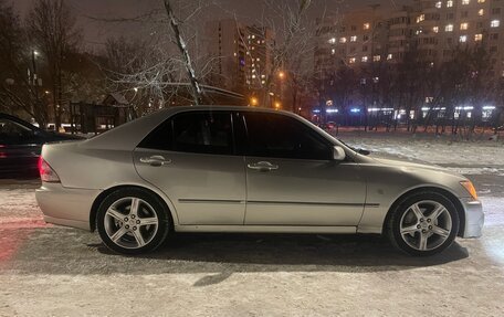 Lexus IS II рестайлинг 2, 2002 год, 800 000 рублей, 6 фотография