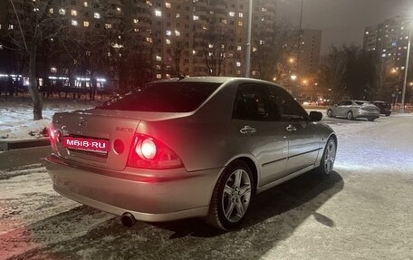 Lexus IS II рестайлинг 2, 2002 год, 800 000 рублей, 5 фотография