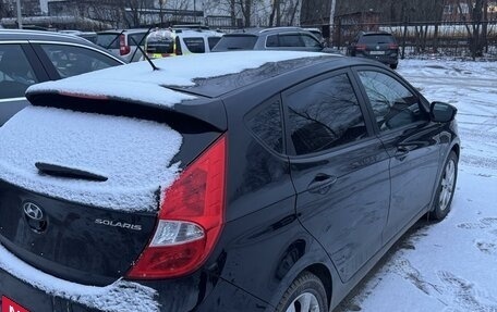 Hyundai Solaris II рестайлинг, 2011 год, 950 000 рублей, 3 фотография