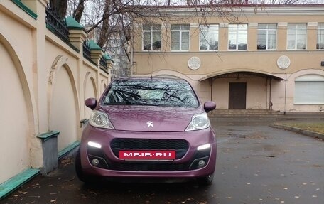 Peugeot 107 I рестайлинг, 2012 год, 670 000 рублей, 2 фотография