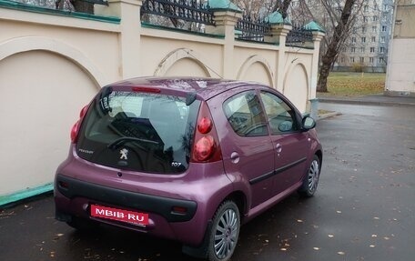 Peugeot 107 I рестайлинг, 2012 год, 670 000 рублей, 4 фотография