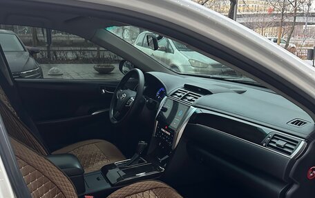 Toyota Camry, 2018 год, 1 600 000 рублей, 6 фотография