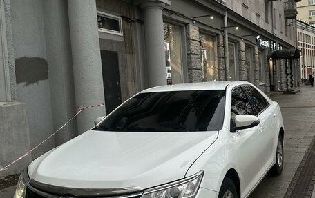 Toyota Camry, 2018 год, 1 600 000 рублей, 1 фотография