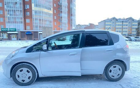 Honda Fit III, 2010 год, 830 000 рублей, 2 фотография