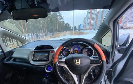 Honda Fit III, 2010 год, 830 000 рублей, 15 фотография