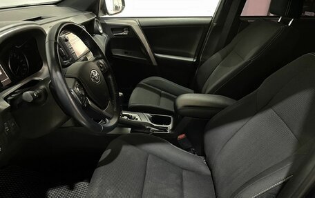 Toyota RAV4, 2019 год, 2 399 000 рублей, 12 фотография